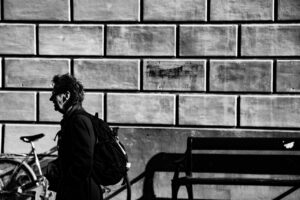 男性のニキビ跡は40代でもまだ治る？