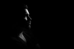 30代男性のニキビ跡、ターンオーバーが遅い場合の改善策は？